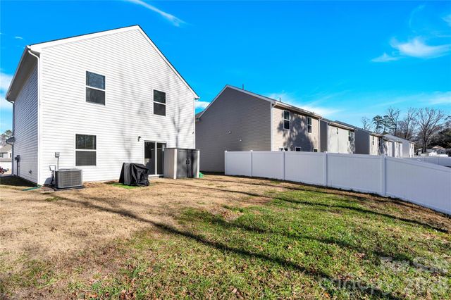 6036 Lowe Lane 353, Charlotte, NC 28214