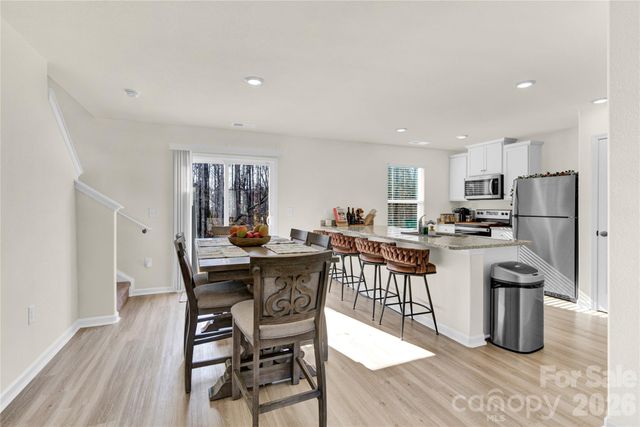 6036 Lowe Lane 353, Charlotte, NC 28214