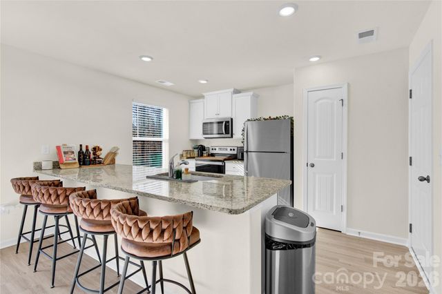 6036 Lowe Lane 353, Charlotte, NC 28214