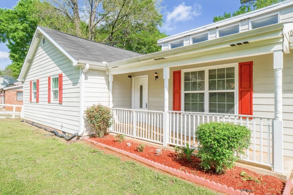 3732 Charlotte Drive, Rex, GA 30273