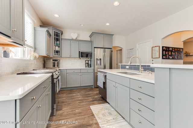 11254 Jerryson Drive, Grand Ledge, MI 48837