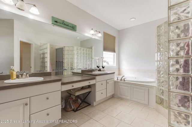 11254 Jerryson Drive, Grand Ledge, MI 48837