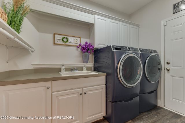 11254 Jerryson Drive, Grand Ledge, MI 48837