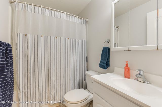 11254 Jerryson Drive, Grand Ledge, MI 48837