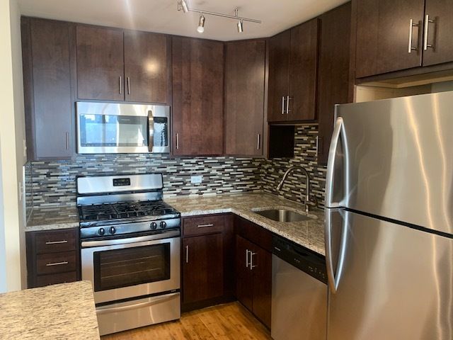 1960 N Lincoln Park West 2105, Chicago, IL 60614