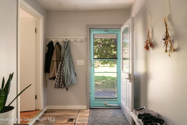 498 Route 66, Hudson, NY 12534