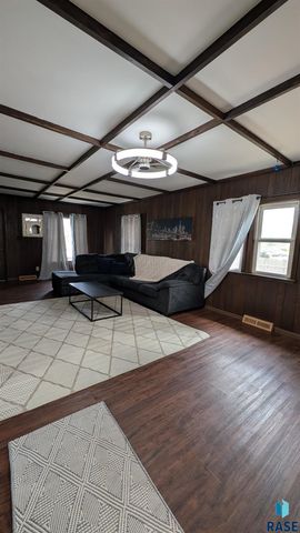 1605 N Wayland Ave Avenue, Sioux Falls, SD 57103