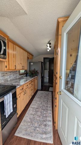 1605 N Wayland Ave Avenue, Sioux Falls, SD 57103