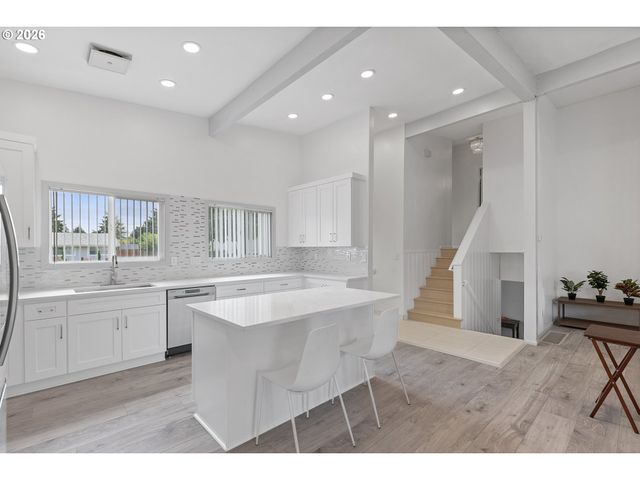 1021 Ne 195TH Ave, Portland, OR 97230