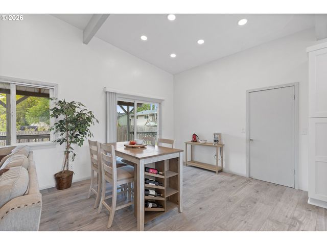 1021 Ne 195TH Ave, Portland, OR 97230