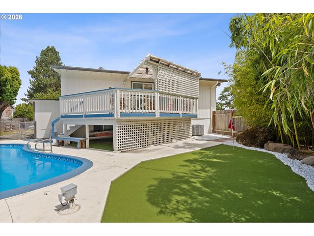 1021 Ne 195TH Ave, Portland, OR 97230