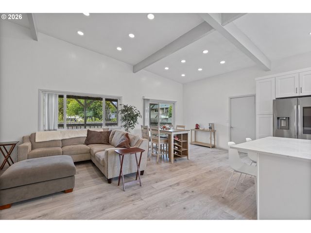 1021 Ne 195TH Ave, Portland, OR 97230