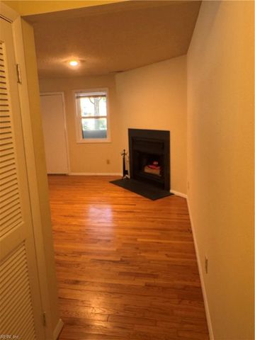 900 Colley Ave Apt 1, Norfolk, VA 23507