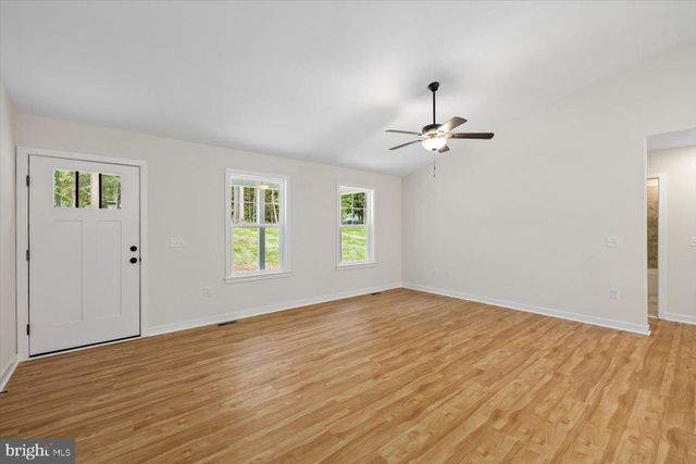 8339 KENNEDY DR, King George, VA 22485