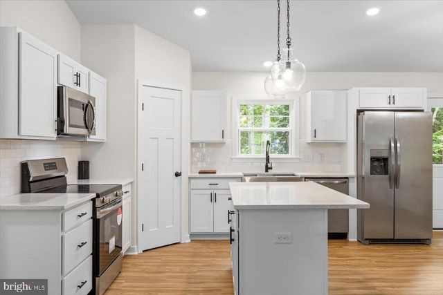 8339 KENNEDY DR, King George, VA 22485