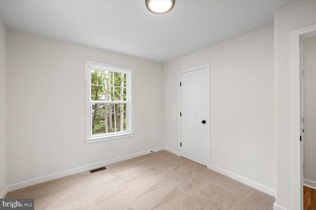 8339 KENNEDY DR, King George, VA 22485