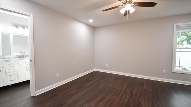 1009 Silver Leaf Drive, Lawrenceburg, KY 40342