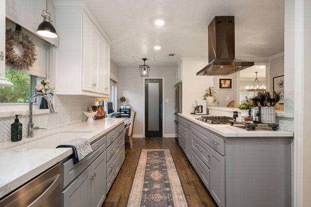 9907 Ironwood Lane, Fairchilds, TX 77469