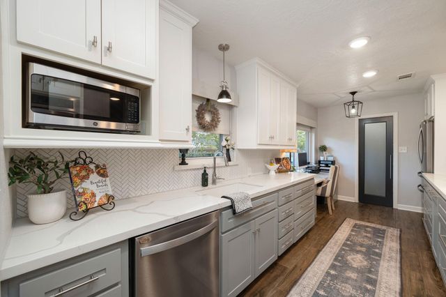 9907 Ironwood Lane, Fairchilds, TX 77469