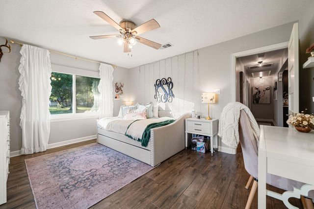 9907 Ironwood Lane, Fairchilds, TX 77469