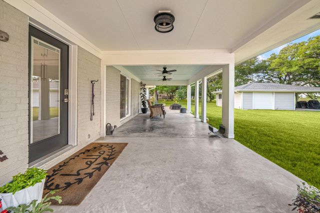 9907 Ironwood Lane, Fairchilds, TX 77469