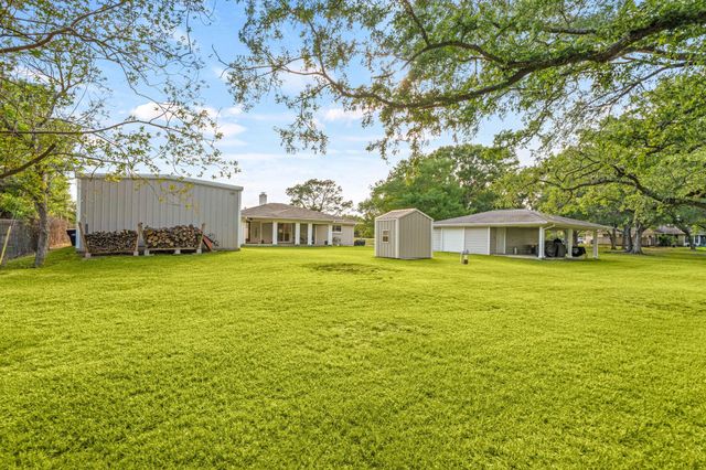9907 Ironwood Lane, Fairchilds, TX 77469