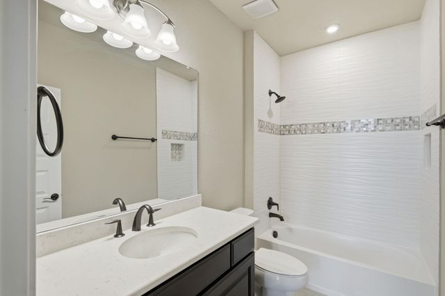 2209 Bel Paese BND, Leander, TX 78641