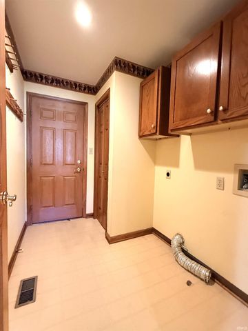 97 N Sugar Cliff Drive, Crawfordsville, IN 47933