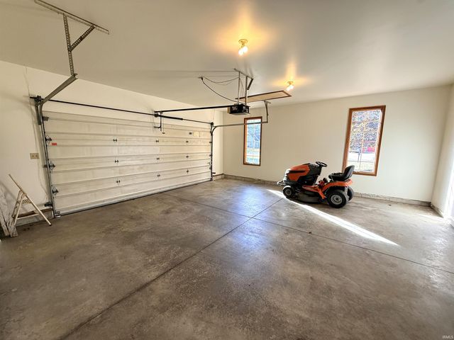 97 N Sugar Cliff Drive, Crawfordsville, IN 47933