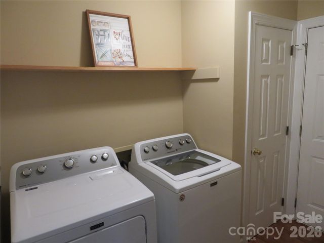 1843 Tanfield Drive, Matthews, NC 28105