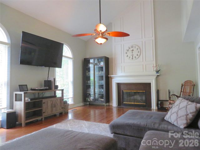 1843 Tanfield Drive, Matthews, NC 28105