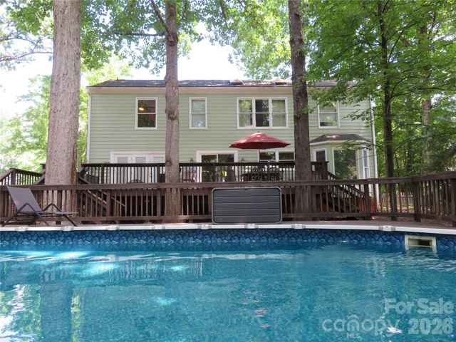1843 Tanfield Drive, Matthews, NC 28105