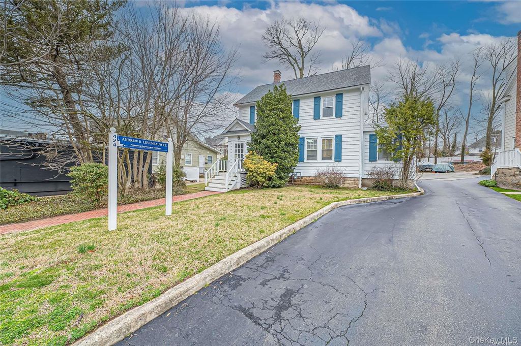 424 New York Avenue, Huntington, NY 11743 — photo 3