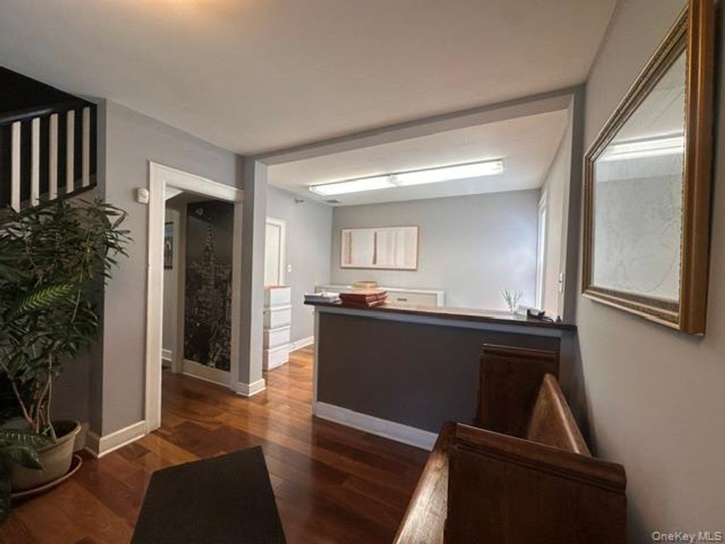 424 New York Avenue, Huntington, NY 11743 — photo 4