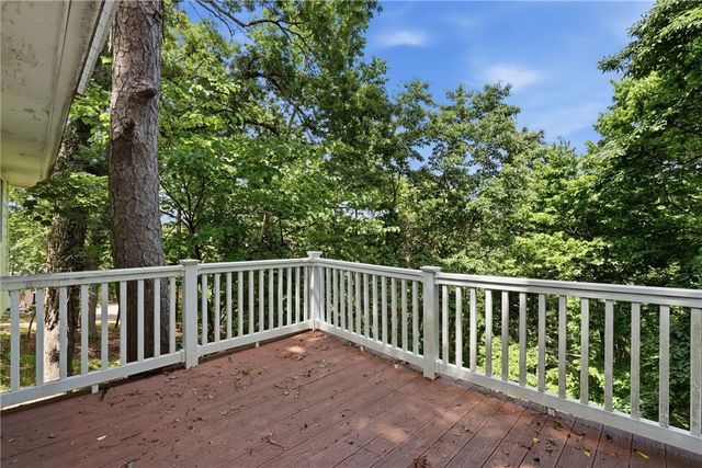 16 College Street, Eureka Springs, AR 72632