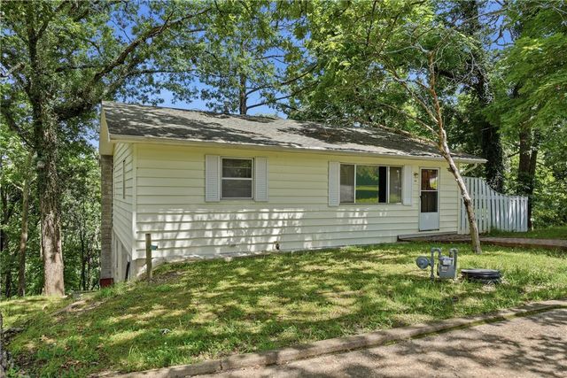 16 College Street, Eureka Springs, AR 72632