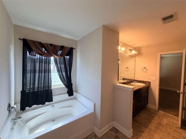 559 Joneus Drive, Mcdonough, GA 30252