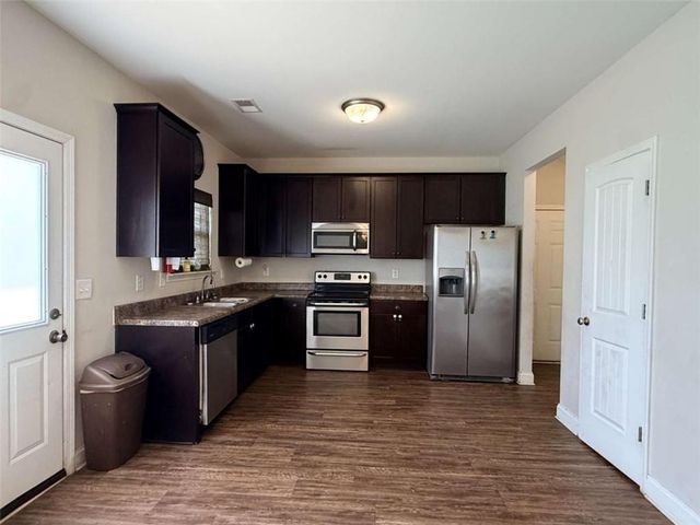 559 Joneus Drive, Mcdonough, GA 30252