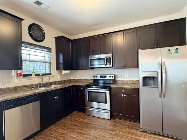 559 Joneus Drive, Mcdonough, GA 30252