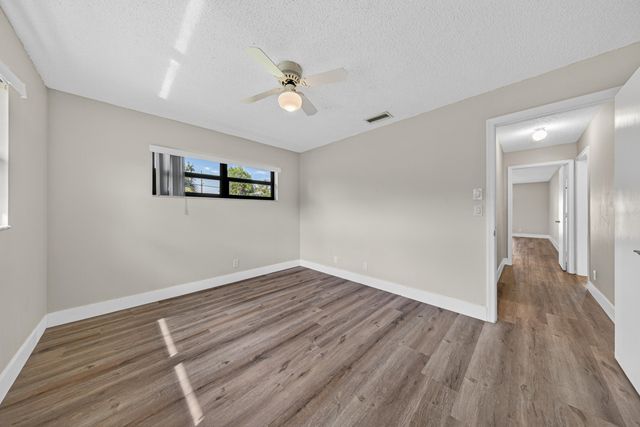 4867 Hawkwood Road, Boynton Beach, FL 33436