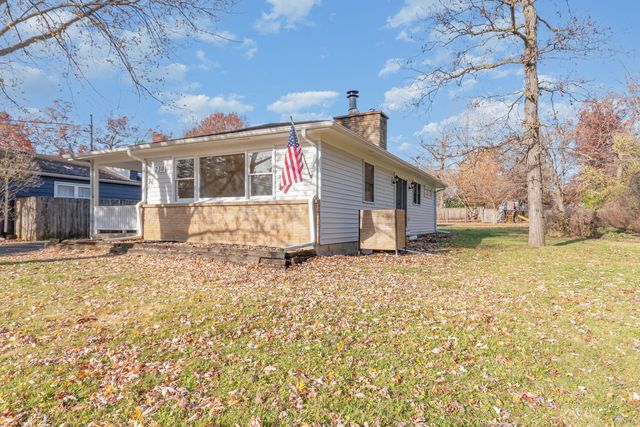 230 Bayshore Drive, Lake Bluff, IL 60044