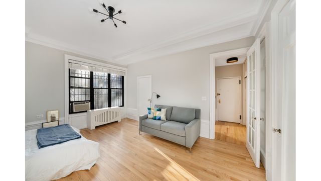 210 Riverside Dr Apt 1A, New York City, NY 10025