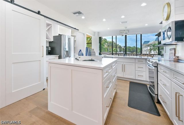 3105 Riviera DR A-201, Naples, FL 34103