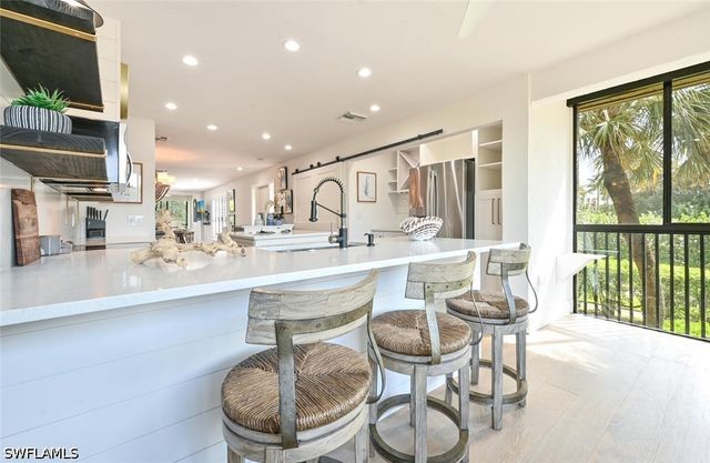 3105 Riviera DR A-201, Naples, FL 34103