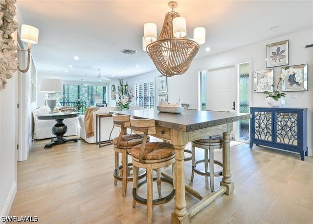 3105 Riviera DR A-201, Naples, FL 34103