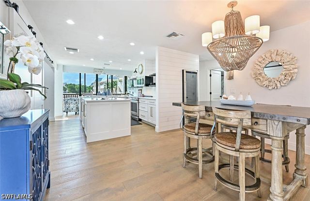 3105 Riviera DR A-201, Naples, FL 34103
