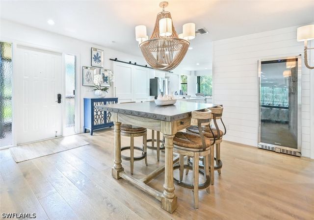 3105 Riviera DR A-201, Naples, FL 34103