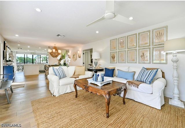 3105 Riviera DR A-201, Naples, FL 34103