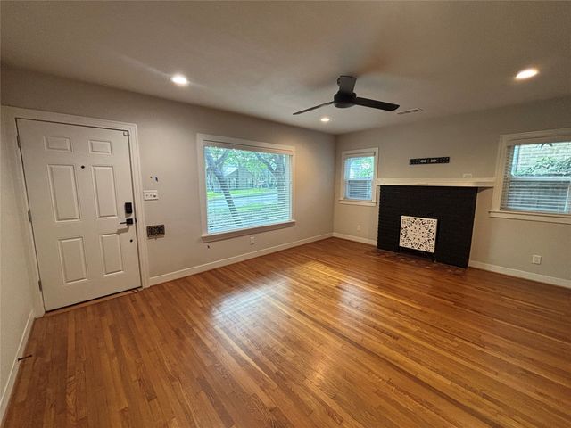 3241 Odessa Avenue, Fort Worth, TX 76109