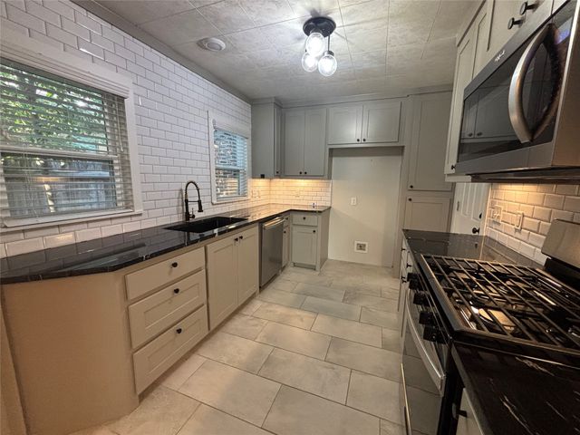 3241 Odessa Avenue, Fort Worth, TX 76109